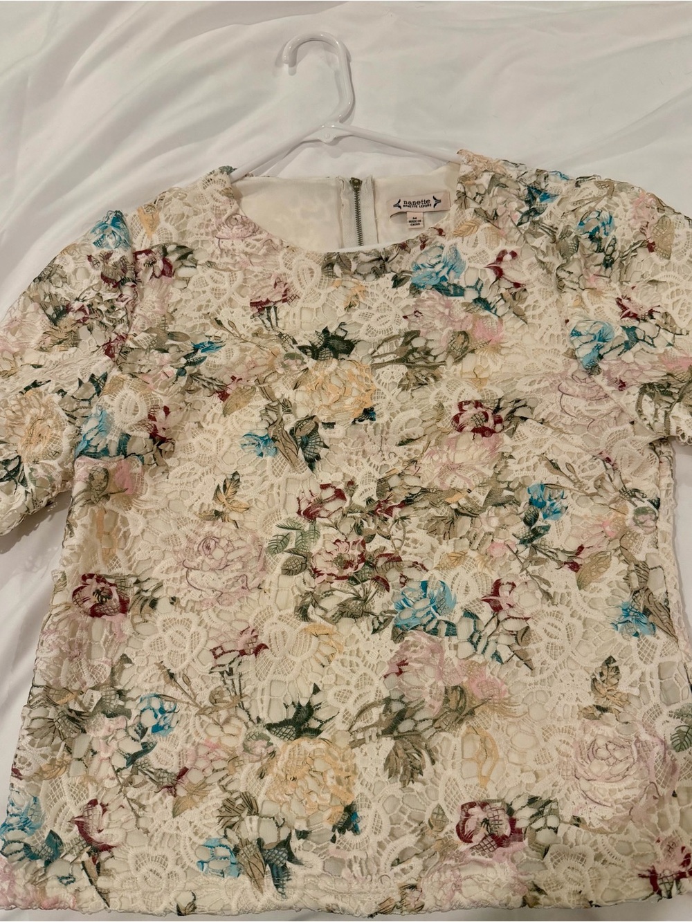 Lace Floral Short-Sleeve Top in Cream